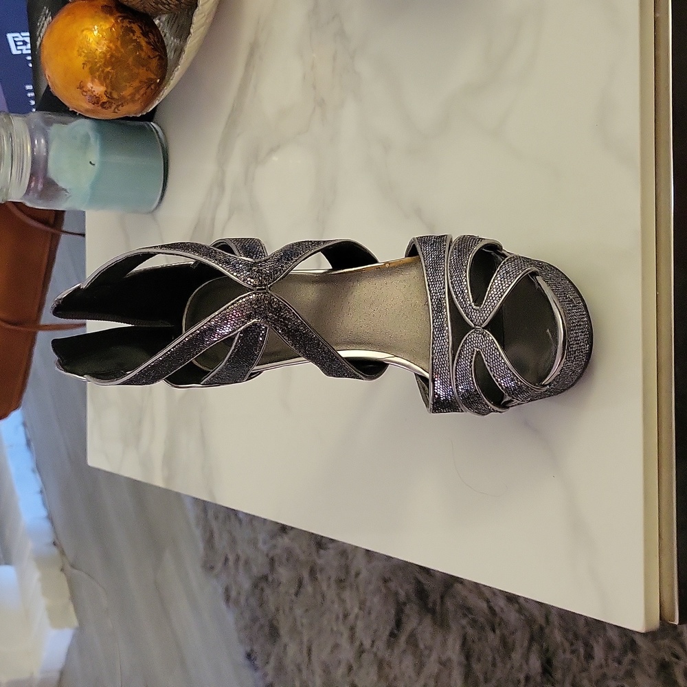 Shoes - Picture 3 of 6